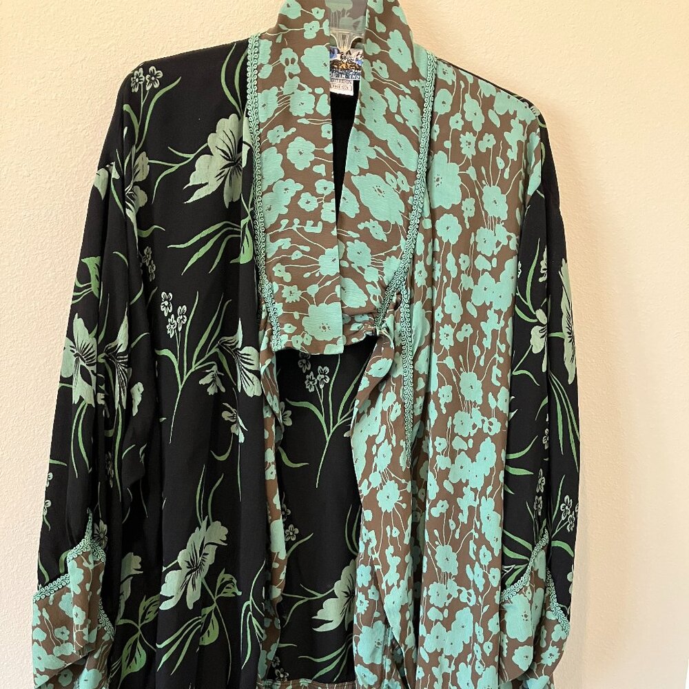 Tienda Ho Rayon Lagenlook Floral Tunic Jacket - Free Size
